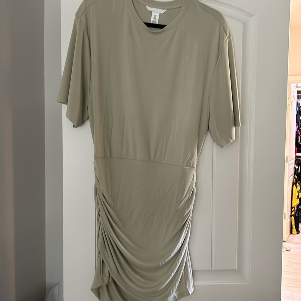 H&M great sage color!! Never worn!!